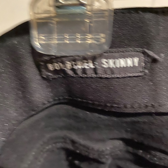 BOMBSHELL SKINNY PREMIUM STRETCH HIGH-RISE JEAN Size 12R - Picture 3 of 4